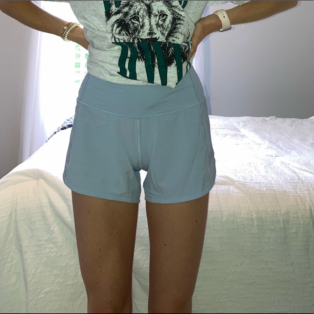 LULULEMON mid-rise Speed-Up 4” Shorts!!